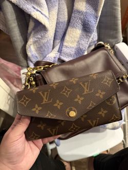 Louis Vuitton Sarah Wallet 
