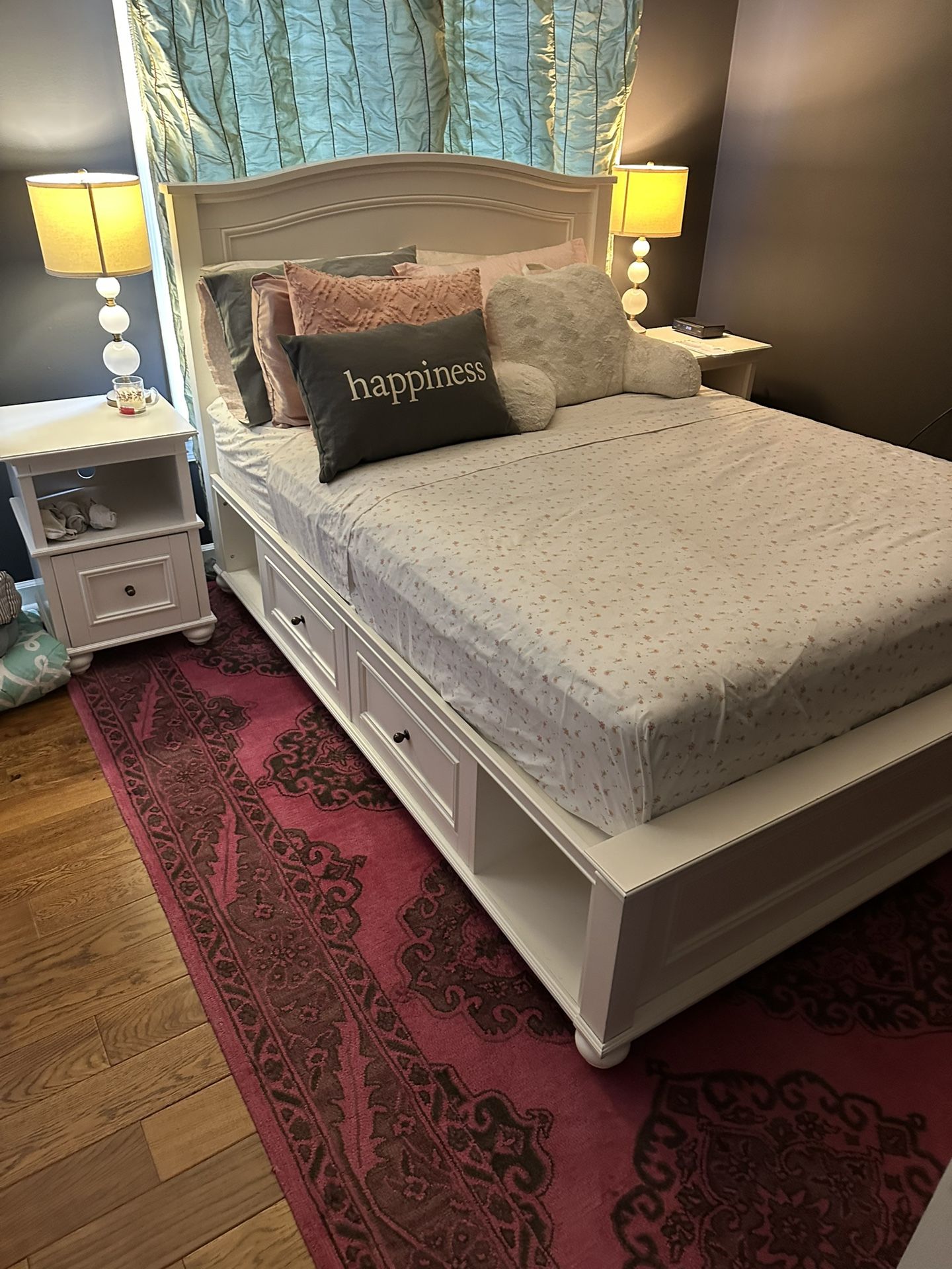 Pottery Barn Queen Bed With 4 Drawer Storage