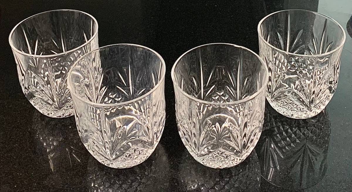 Glassware: 🥃 Set of 4 Cocktail / Drinking Glasses (brand new)