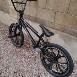 BMX BIKE MONGOOSE TIRES SIZE 20 GOOD CONDITION READY FOR RIDE 