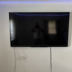65 Inch Samsung no stand has wall mount and Brand new Fire stick