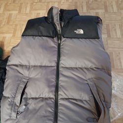 THE NORTH FACE  BOYS  JACKET 