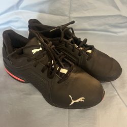 Puma Woman’s Size 7 Sneakers Shoes 