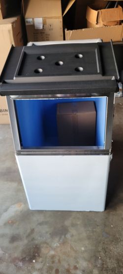 Ice bin