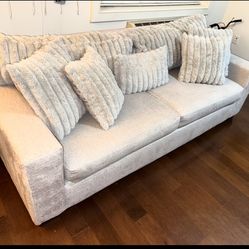 Bob’s discount Furniture - Sofia Couch