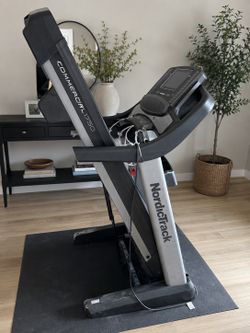 🏃‍♀️ NordicTrack Commercial 1750 Treadmill with Mat – Excellent Condition