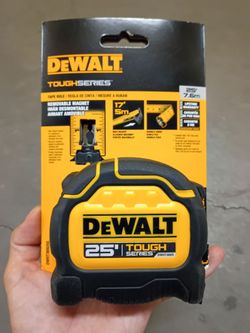 DeWalt tough series measure tape