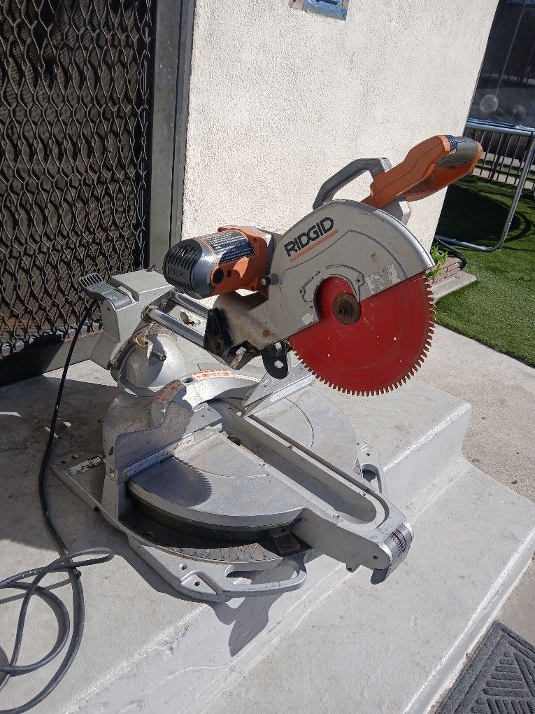 12" RIDGID SLIDING MITER SAW $125
