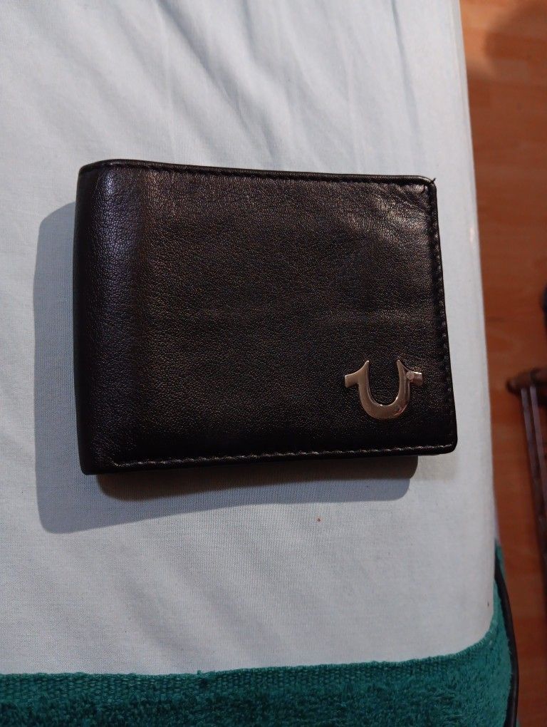 TRUE RELIGION LEATHER WALLET