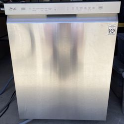 LG Front Control Dishwasher with QuadWash™ and EasyRack™ Plus LDF5545ST