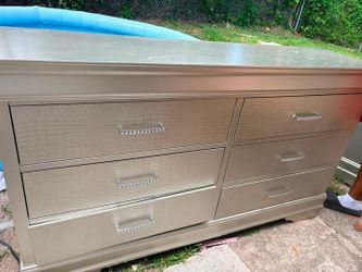 Modern 6-drawer dresser