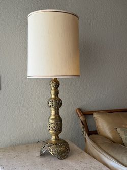 Vintage Mid Century 1960s Tall Pierced Brass Asian Chinoiserie Lamp with Original Shade