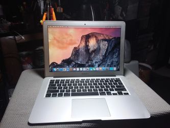 MACBOOK AIR MODEL:A1466 - 13,3 i5 5-GEN 4 GB 256-SSD OS X Yosemite With Charger