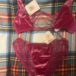 NWT Savage X Fenty Lingerie Set 