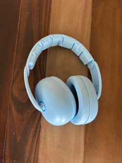 BABY OUTDOOR & TRAVEL BUNDLE: Noise-Canceling Earmuffs & Playpen Mosquito Net