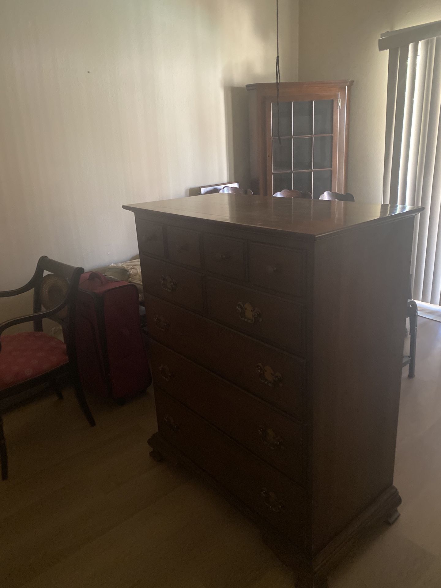 Small Ongoing Estate Sale Updated 4/2025