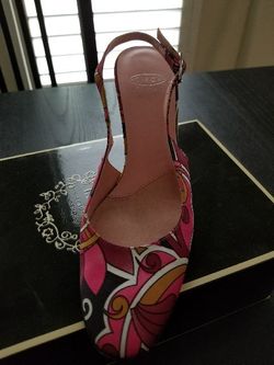 Joan & David. Pink heels. Size 6. Like new