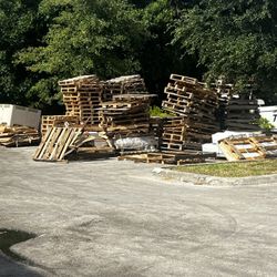 Free wood pallets