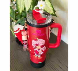Strawberry shortcake 40oz Stanley with accessories