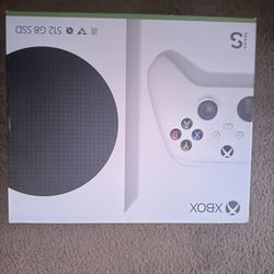 Xbox Series S Bundle