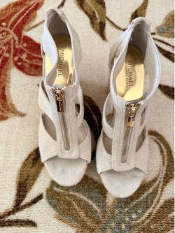 Michael Kors size 9