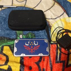 Nintendo 2DS HYRULE EDITION(No Trades)
