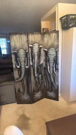Folding screen room divider