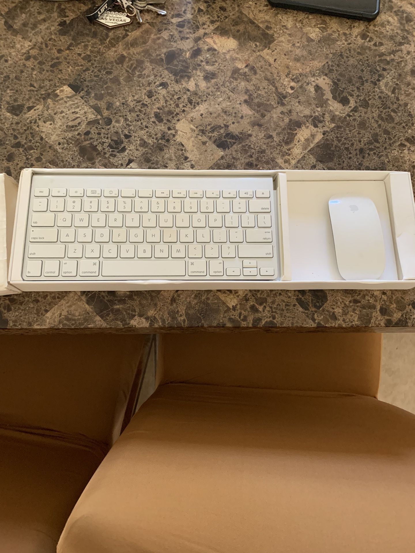Apple Wireless Keyboard and Mouse Set
