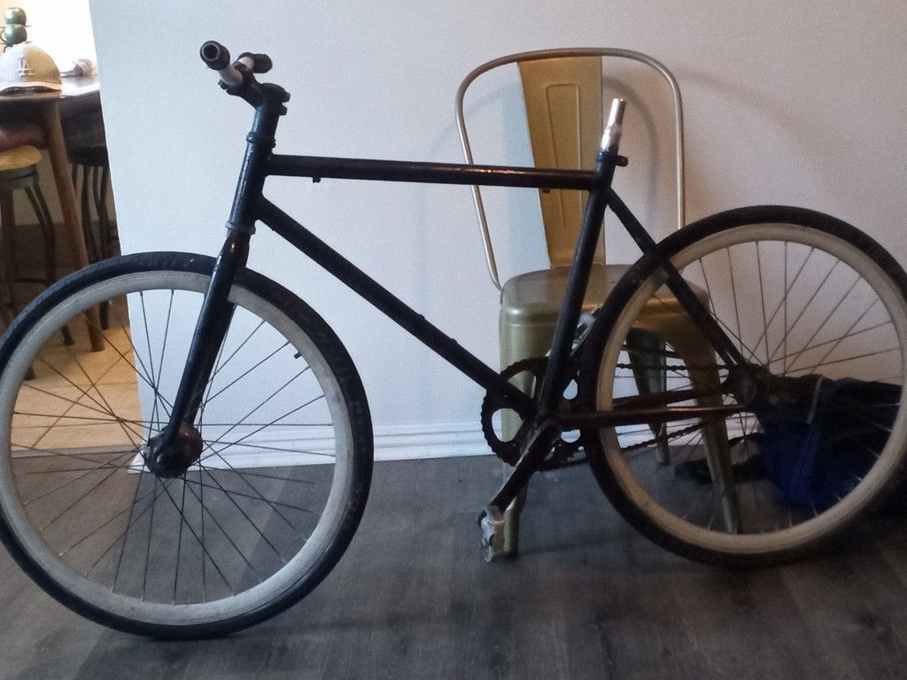 Black Fixi Bike