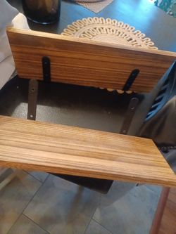 2 Decorative Shelfs