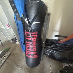 100 Lb Punching Bag