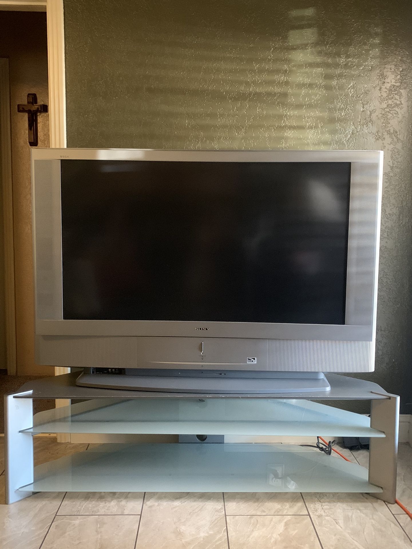 Sony TV with Stand (60 inches)