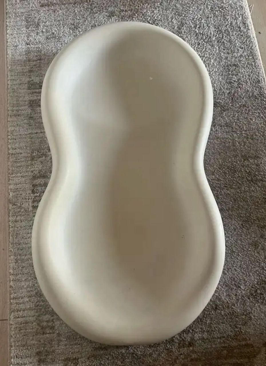 Keekaroo peanut baby changer