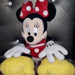 Authentic Walt Disney Minnie Mouse Stuffed Animal!