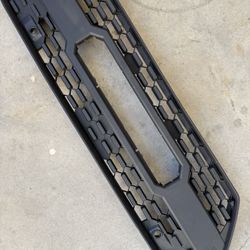 2016-2023 Toyota Tacoma grill