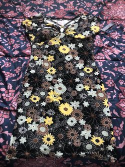 Small Women’s Floral Dress, New With Tags In