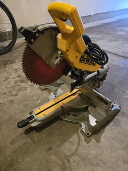 Dewalt Saw