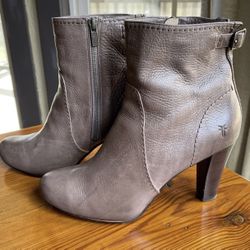 Frye Marissa Grey Taupe Leather Ankle Heel Boots • Size 8