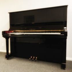 Beautiful Sound Yamaha U3 Piano / Delivery Included 