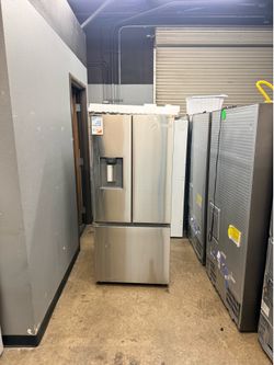 🔥SAMSUNG STAINLESS STEEL FRENCH DOOR APARTMENT SIZE REFRIGERATOR WITH WATER AND ICE DISPENSER🔥