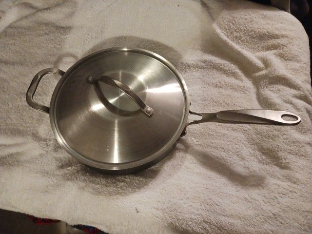 Simply Calphalon Frying Pan Cooking Pan Nonstick for Sale in Chandler, AZ -  OfferUp