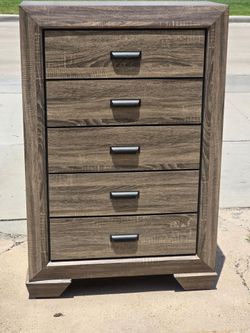 DRESSER