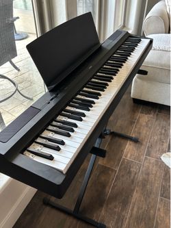 Yamaha P-125 Digital Piano