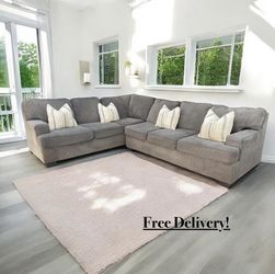 FREE DELIVERY! Beautiful Sectional Sofa