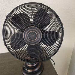 Retro Style Metal 14 Inch Oscillating Desk Fan With Three Speed Settings