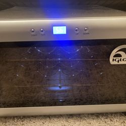 Igloo 8 Bottle Wine Cooler - Mint Like New!