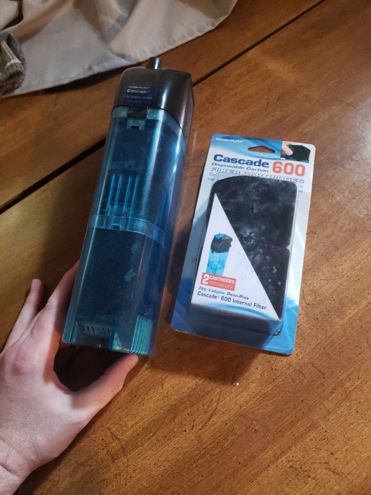 Cascade 600 Water Filter w/ extra Filters