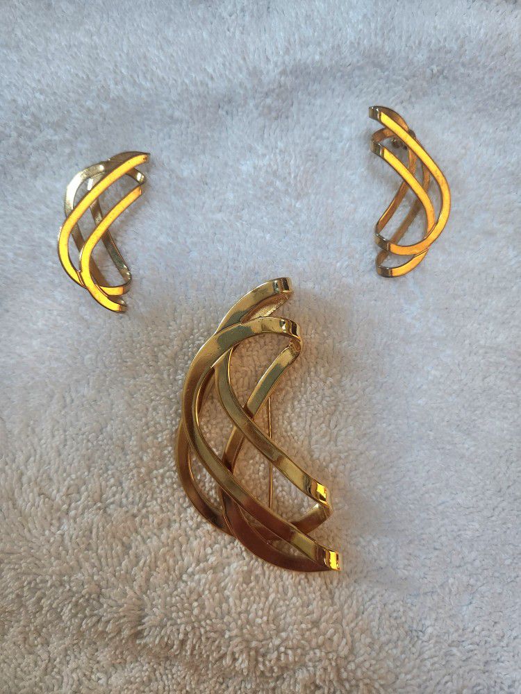 Gold Plated Pin & Earring Set