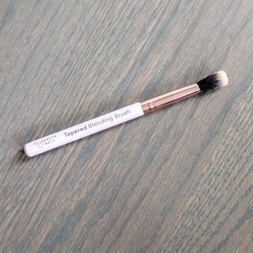Tapered Blending Brush by Elizabeth Mott 100% Synthetic Fibers 0.3oz