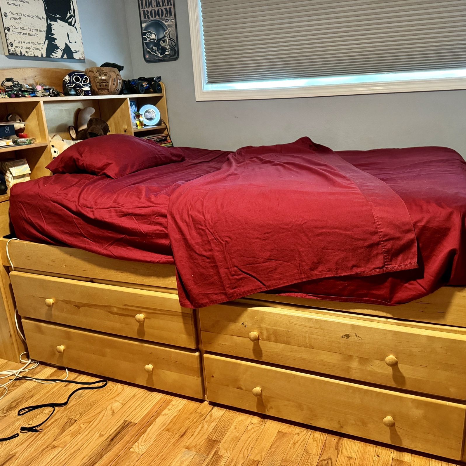 Full Size  mattress, heated waterproof Mattress pad, 2 Sets Amazon sheets, 1 pillow! (Bed Frame Sold)
